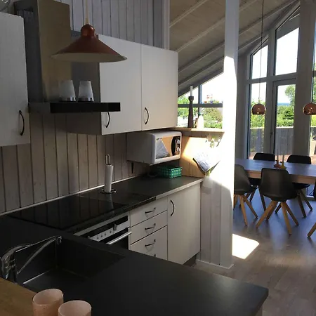 度假居 In Gronninghoved With View